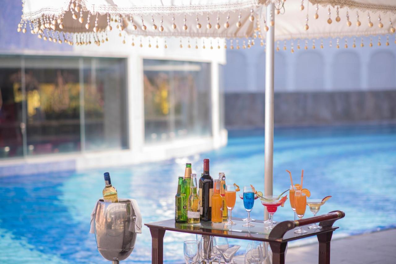 Radisson Blu Udaipur Palace Resort & Spa Ngoại thất bức ảnh